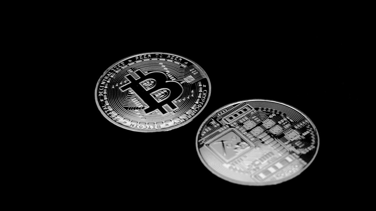 Memecoins Without Altseason: The 2026 Survival Thesis