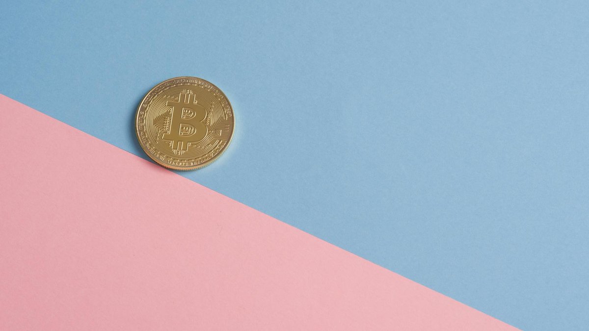 $73K BTC, 57% Dominância: A Pausa Fed é Preço em
