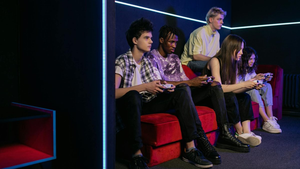 Roblox's AI Engine Hits 132M DAU: The 2026 Engine War